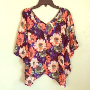 Slit sleeve floral top